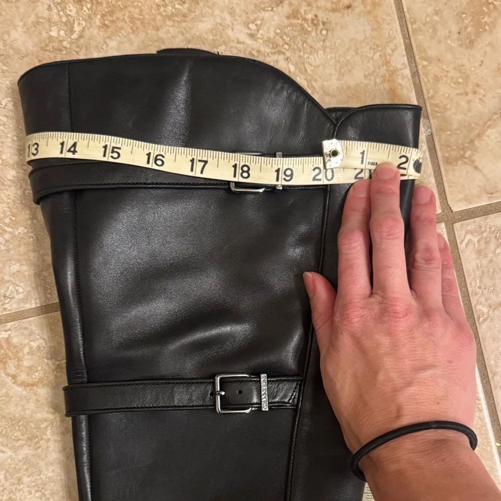 Gianni Bini leather sleek